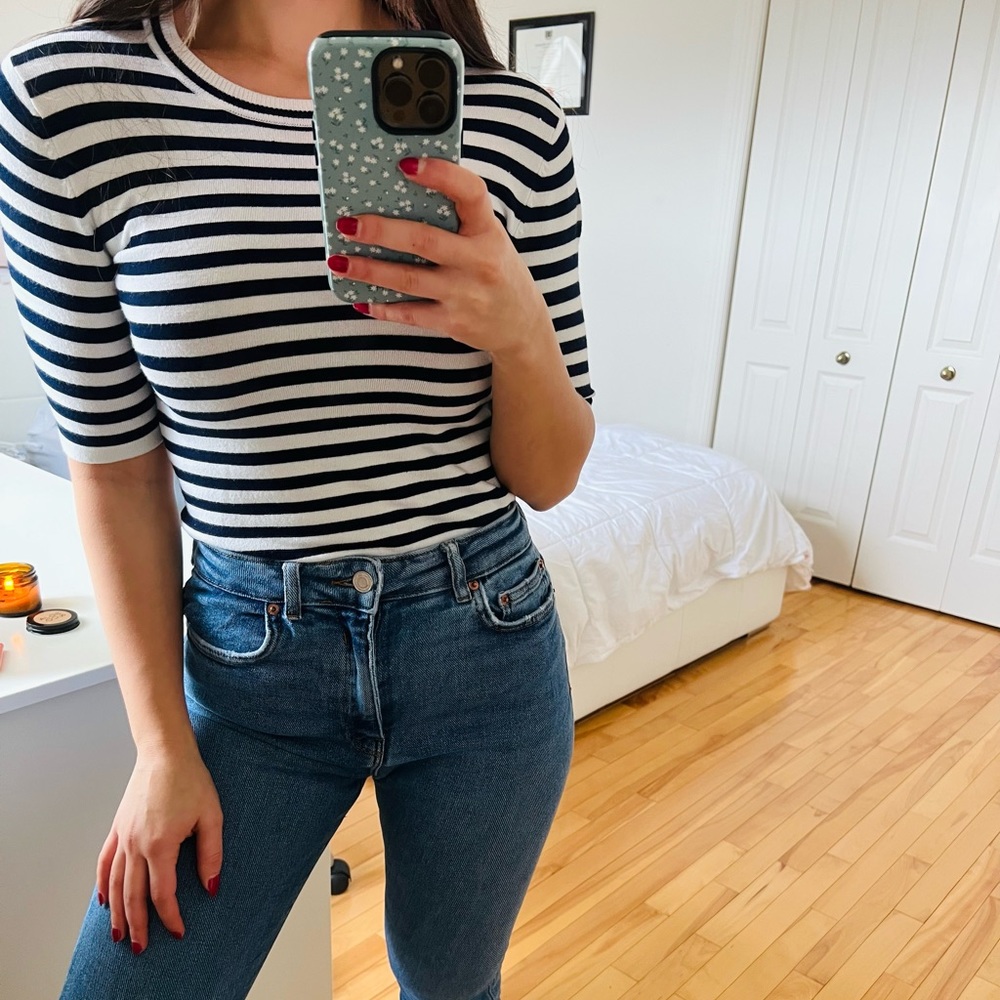 HALF SLEEVE TOP BLACK AND WHITE STRIPES ZARA XS SMALL